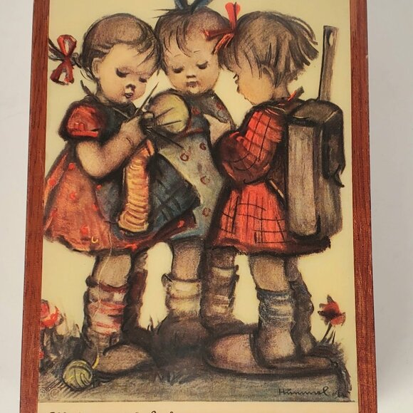 Vintage Hummel Music Box: Made in Italy - Picture 8 of 8